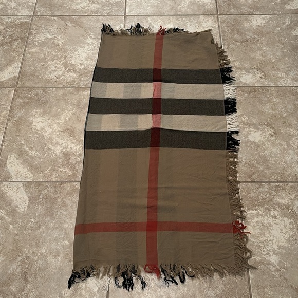 Burberry colour check scarf - Picture 3 of 9